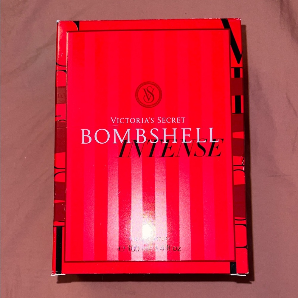 Victoria's Secret Bombshell Intense Boxed 3.4 Packaging - Red